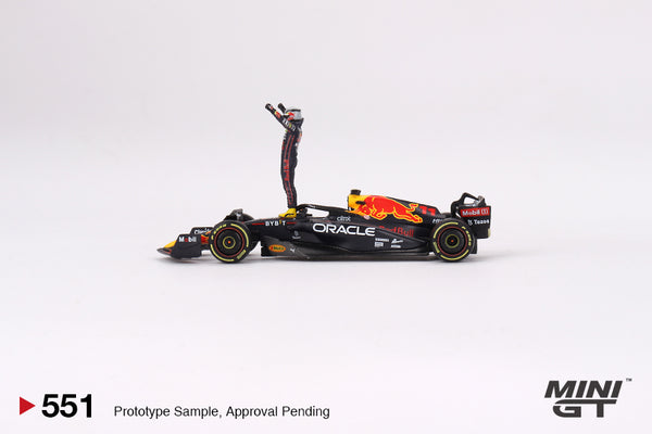 MINI GT 551 - Oracle Red Bull Racing RB18 #11 Sergio Pérez 2022 Monaco Prix Winner